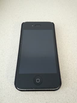 Selling iPhone 4 Black (16GB) unlocked 2