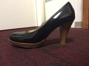 Black heels for sale! 2