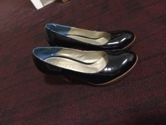 Black heels for sale! 3