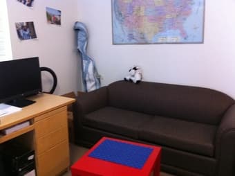 SUBLET: Studio apartment in E.V. available for the winter break 2