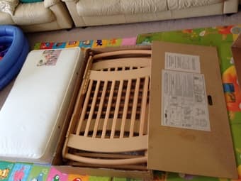 Baby crib with mattress 1