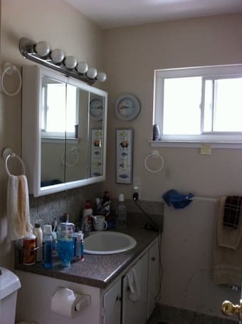 A bedroom in Mountain View, 12/18-01/15, $550 3