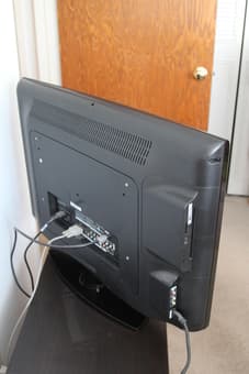 Coby TFDVD3295 32" 720p LCD TV and W/DVD player Combo 3