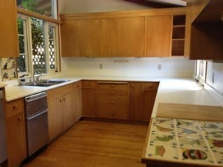 ** Looking for a ROOMMATE in MENLO PARK ** 1