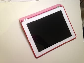 White iPad 2 (32GB) FOR SALE $275 1