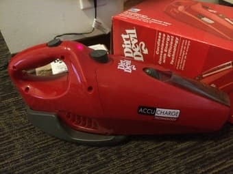 Cordless Vaccum Cleaner (good for car carpet) 1