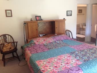 Share fully furnished house 3 mi from campus with teacher & kitty 1