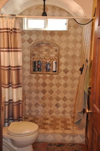 Beautiful Spanish Style House, No Move-In Deposits Required 3