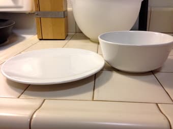 10 plates/bowls for $10 -- must go today! 2