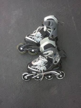 Kid's Roller Blades - Adjustable Size - for shoe size 1-4 1