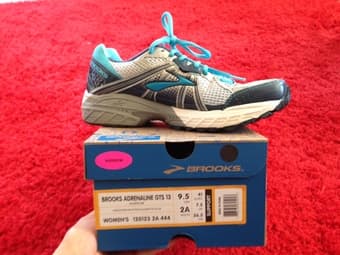 Brooks Women's Adrenaline GTS 13 shoes size 9.5 $95 1