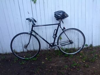 Fixie bike + helmet + u-lock + lights + pump 1