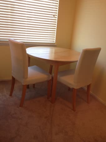 $20 Dining table and 2 chairs 1