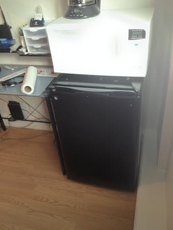 Good condition mini fridge and microwave for cheap 1