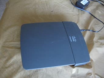 Cisco router in good conditon $20! 1
