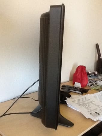 32" TV + DVD Player 2
