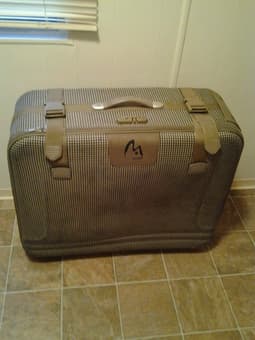 Large size Mendoza suitcase 10$ 1