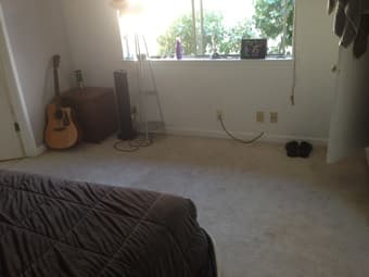 Sublet for rent, between University and California near Alma 3