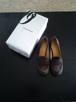 New Nine West Dark Brown shoes size 8 with Box 9$ 1