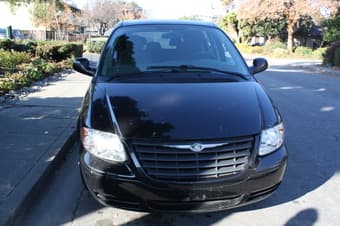 FOR SALE 2006 Chrysler Town & Country 1