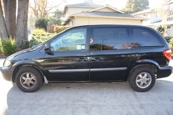 FOR SALE 2006 Chrysler Town & Country 2