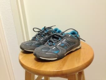 Women's shoes almost new (size 6.5/7) 1