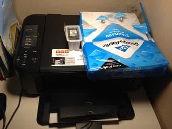 $50 Canon PIXMA MG2220 Color Photo Printer with new FINE Color Ink 1
