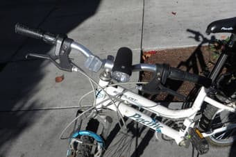 24" Woman/Girl's mountain bicycle 3