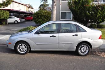 2005 Ford Focus ZX4 SE, 83K, $5000 2