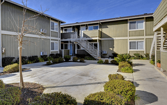 Picture Perfect! Beautifully updated 2bd 1bath 2