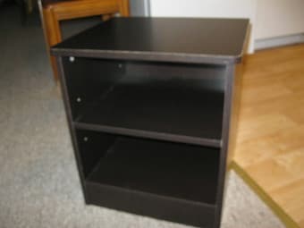 Small bookcase ,easy to ship, $7.5 1