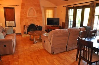 Beautiful Spacious House Located in Menlo Park 2