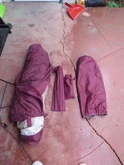 Kelty Gunnison 4 tent - 90$ 2