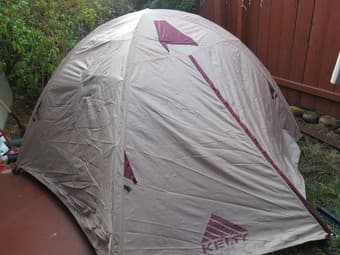 Kelty Gunnison 4 tent - 90$ 3