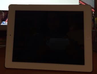 32G 4gen Wifi IPad $400 1