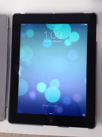 iPad 3rd gen 32GB wifi black + smart case & accessories for $370 OBO 2