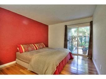 Looking for 2 roommates to share great 3BR2BA apt close to SU campus 2
