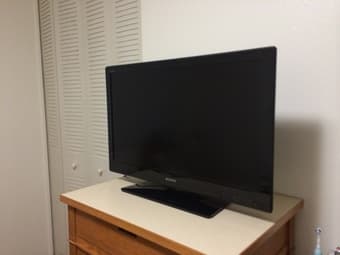 32" Sony LCD TV 2