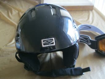 SKIING HELMET IN SMALL SIZE  $20 2
