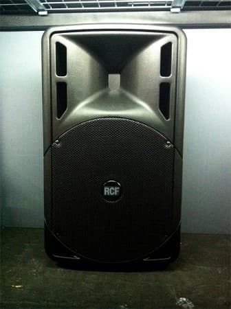 Almost new RCF ART 312A Speaker PA system 1