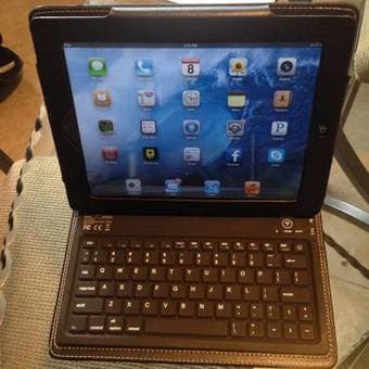 iPad bluetooth keyboard and leather case combo - $55 1