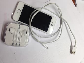NEW UNLOCKED WHITE IPHONE 5S 16G ~ $650 OBO 1