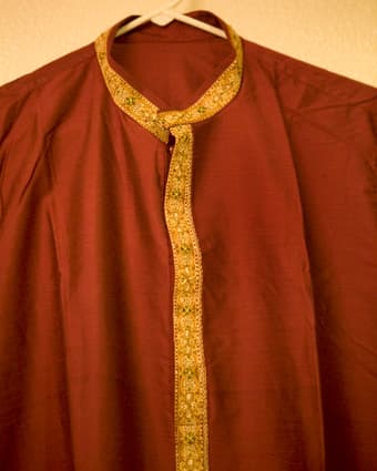 *BRAND NEW* INDIAN (male) CLOTHES -- KURTA/PUNJABIS -- $30 3