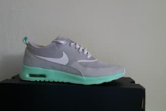 70$ for new Nike AIR max Thea, women size 6.5 1