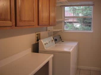近斯坦福好学区Gunn High 层楼房出租 3 Bed/3 Bath 3