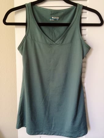 NWOT Columbia Tank Top 8$ 1