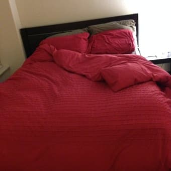 IKEA comforter + red sheet set ***-50%****** !! 1