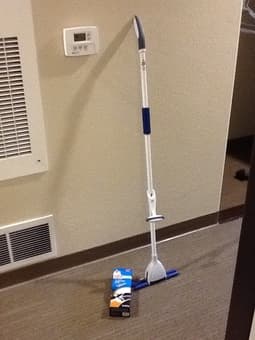 MR CLEAN MAGIC ERASER ROLLER MOP AND REFIL $10 1