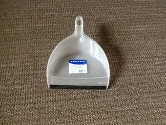 FREE DUSTPAN 1