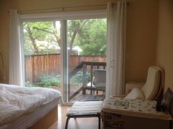 Peafect place! Close to Stanford! 2